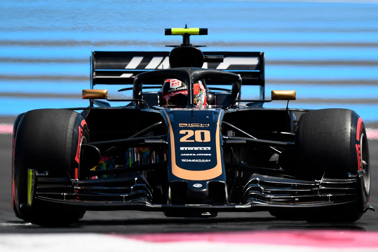 Kevin Magnussen kan glæde sig over, at han leverer bedre end Romain Grosjean, mener B.T.s Formel 1-ekspert.