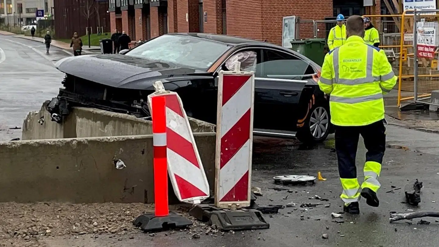 Der var tale om et solouheld, da en 22-årig mand tirsdag formiddag ramte afspærringen på Havnegade i Odense.