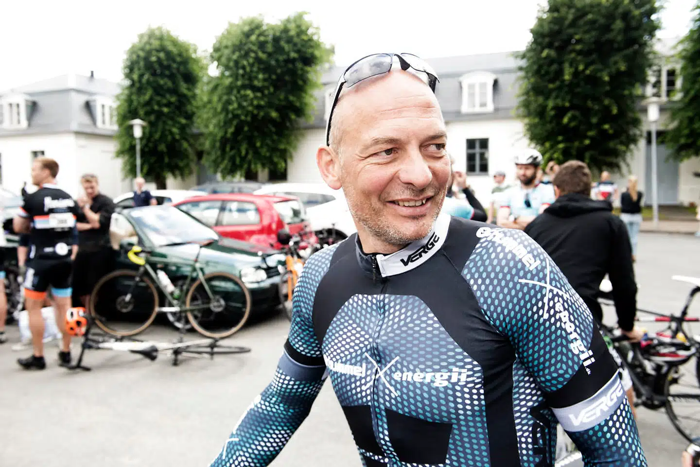 Endnu en sag om betalt omtale rammer TV 2. Senest da TV 2 Vejret cyklede med en gruppe danskere til Berlin. Med var den kendte vejrvært og chef for TV 2 Vejret Peter Tanev. Nu viser det sig, at Tysk Turist Information, en pendant til Visit Denmark, der har betalt penge til TV 2 for at opnå omtalen. På billedet ses Peter Tanev i »Tour de Tisvilde«.