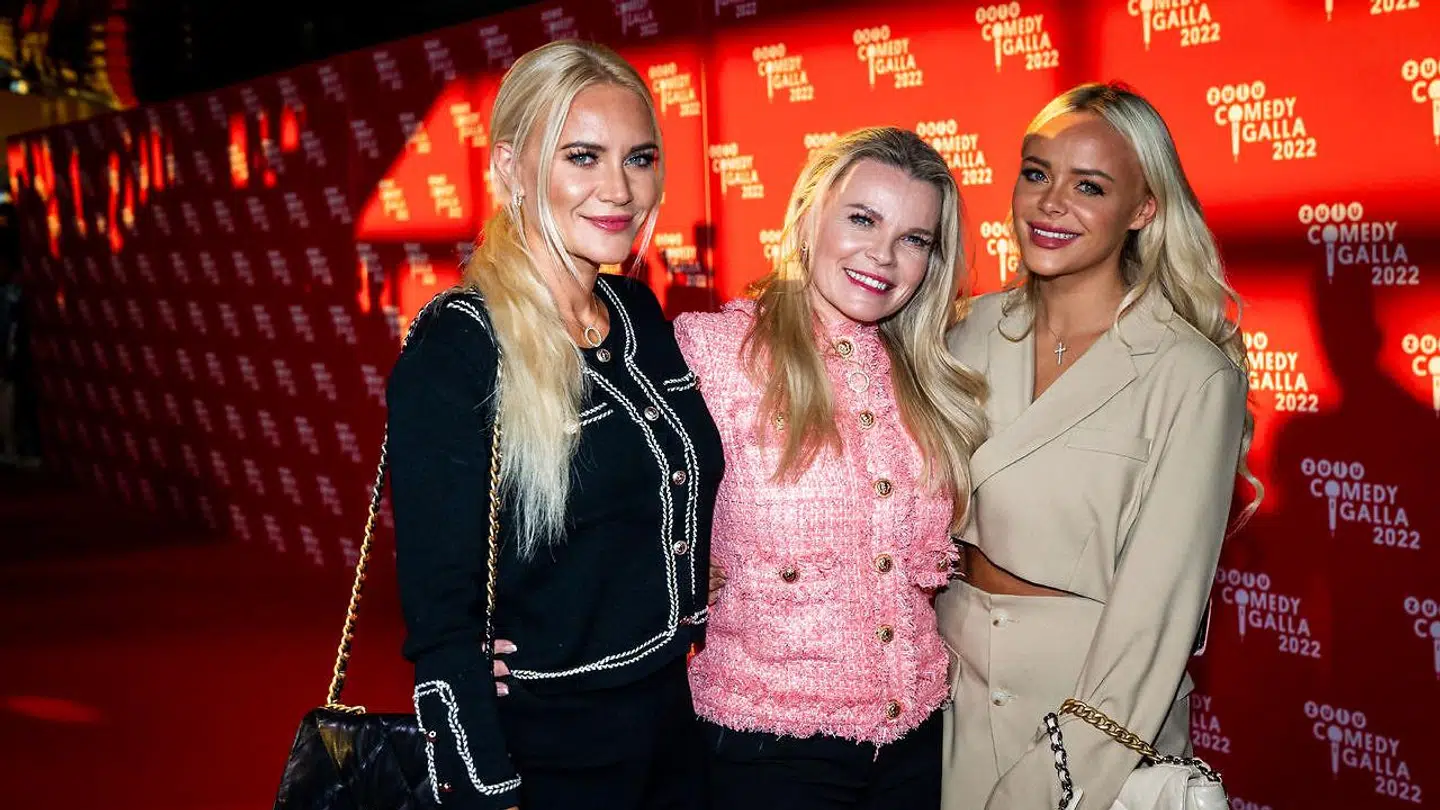 Thalia Pitzner sammen med mor Katarina og søster Elvira Pitzner, som mange kender fra tv-serierne om familien, såsom TV 2-programmet 'Diamantfamilien' og Discovery-serien 'Pitzner Sisters'. Elvira og Katarina har ikke været tilstede ved de tidligere retsmøder.