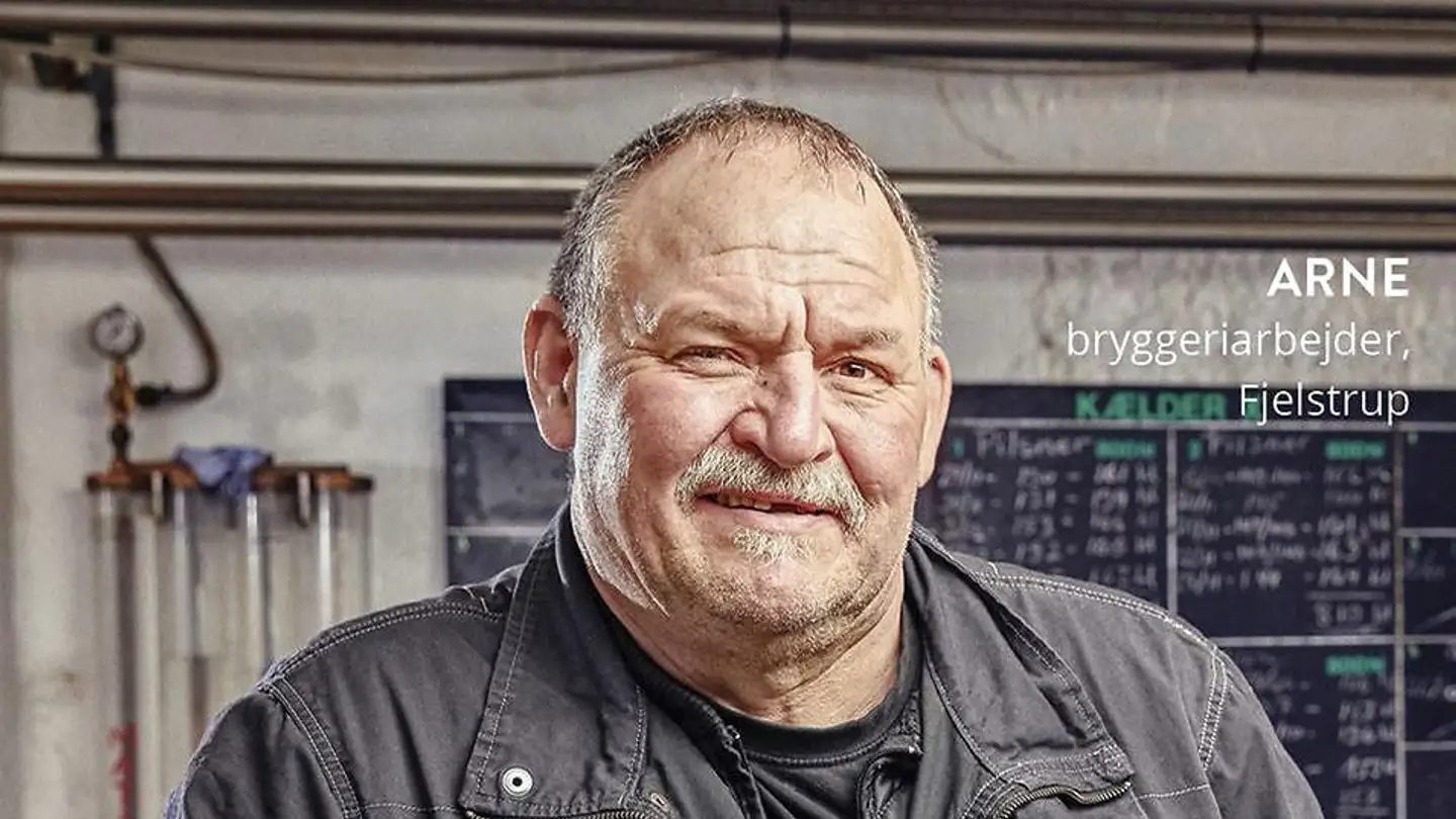 »Nu er det Arnes tur« stod der på Socialdemokratiets valgplakater, hvor bryggeriarbejderen Arne Juhl fra bryggeriet Fuglsang i Sønderjylland prægede forsiden.