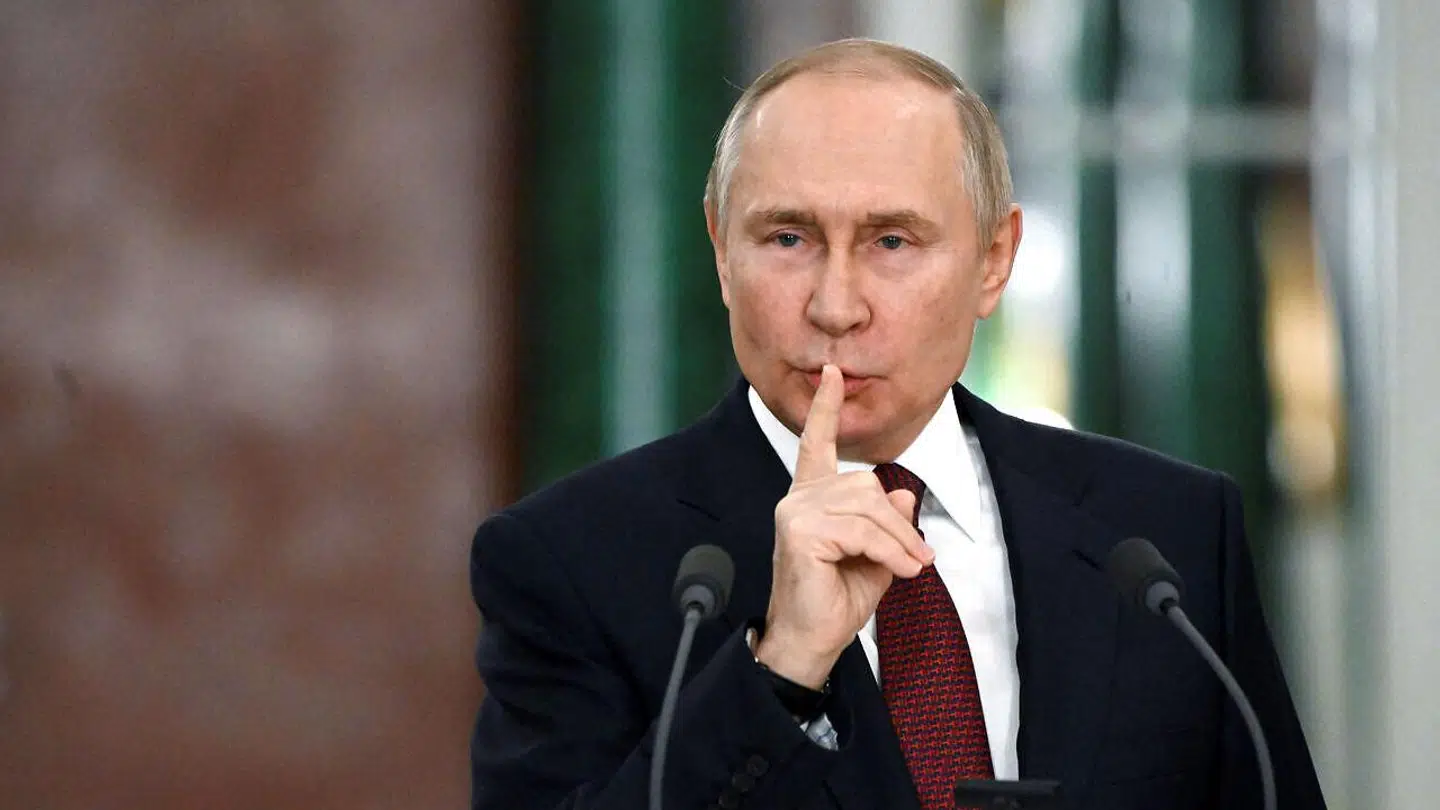 Putin har også åbnet for fredsforhandlinger. Men begge lande står fast på deres krav, som gør det decideret urealistisk, at Ukraine og Rusland finder vej til forhandlingsbordet.