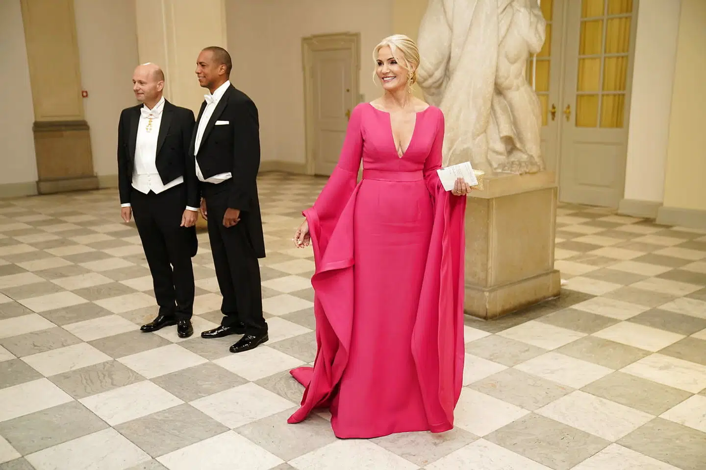 Tidligere statsminister Helle Thorning-Schmidt ankommer til gallamiddag på Christiansborg Slot under fejringen af dronningens 50-års regeringsjubilæum.