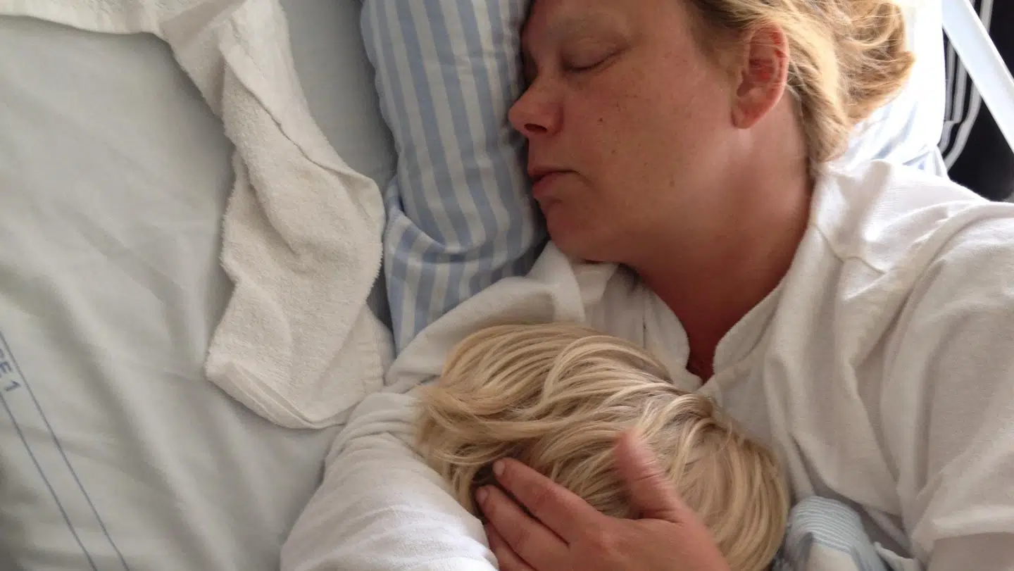 Bente blev efter ulykken kørt på traumecentret i Randers, hvor hendes fire børn besøgte hende, mens hun var indlagt.