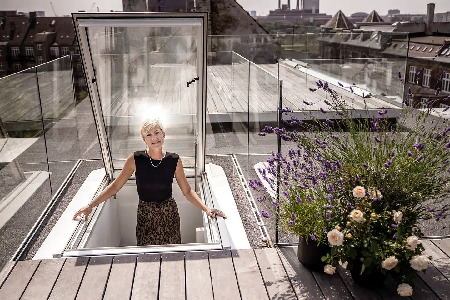 »Jeg er bare inde i en fase, hvor jeg giver mig selv lov til at være fri. Og jeg ved ikke… måske synes jeg også, at vi ofte fortolker den der tosomhedsmodel lige lovlig snævert.«