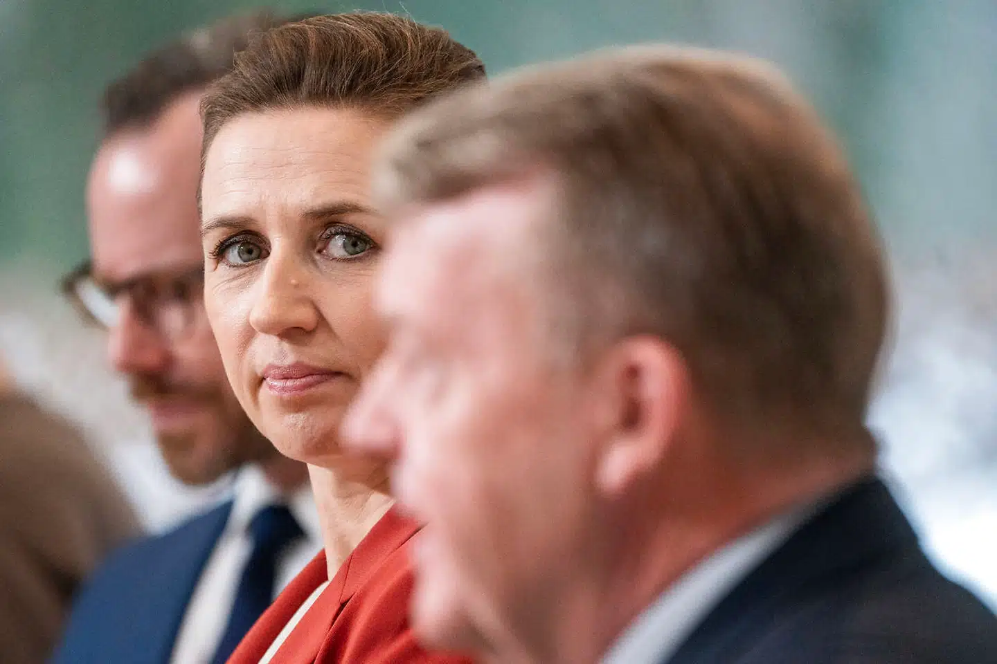 Statsminister Mette Frederiksen (S) har tidligere haft det som erklæret mål at »bekæmpe uligheden, der underminerer vores sammenhængskraft«. Uligheden steg dog under S-regeringen, og nu vil SVM-regeringens forslag om at afskaffe store bededag øge den yderligere.