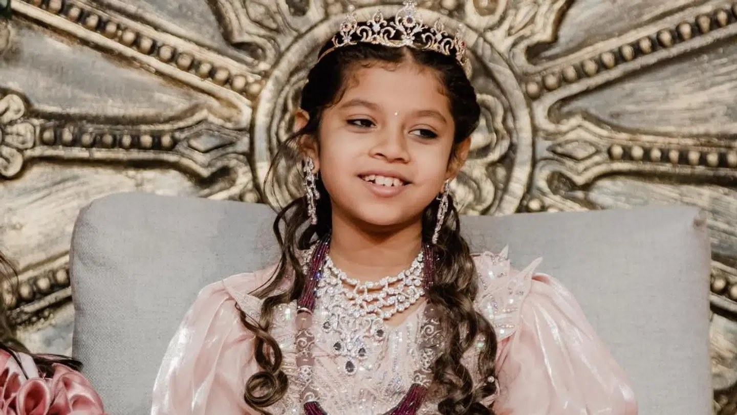 Her ses Devanshi Sanghvi til sin sidste farvelceremoni. Foto: Instagram