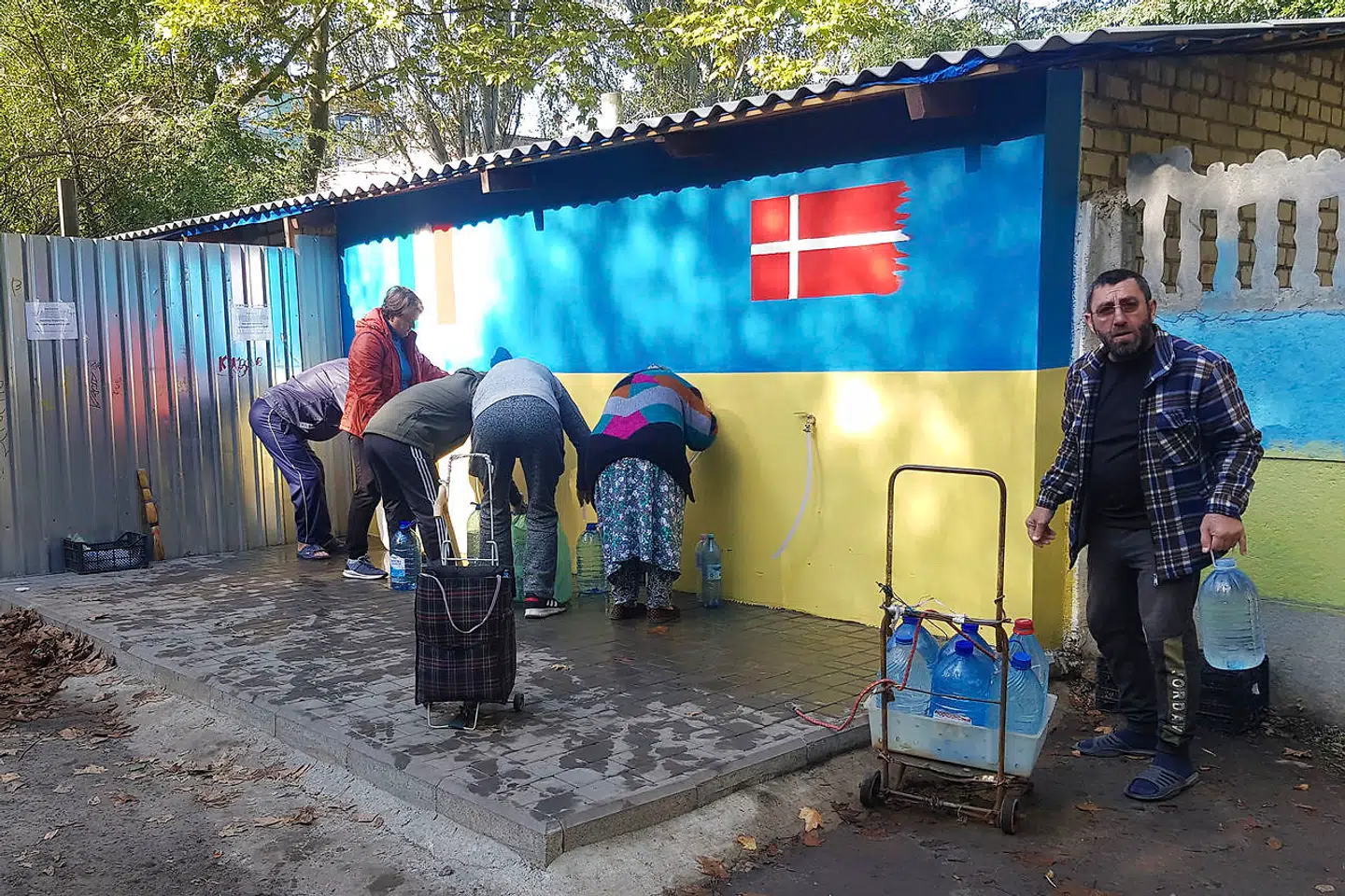 Cirka 3000 indbyggere i Ingulsky-bydelen i Mykolajiv får vand fra dette anlæg, som den danske nødhjælpsorganisation mission10forthy har været med til at installere. Foto: Andrey Kazankov