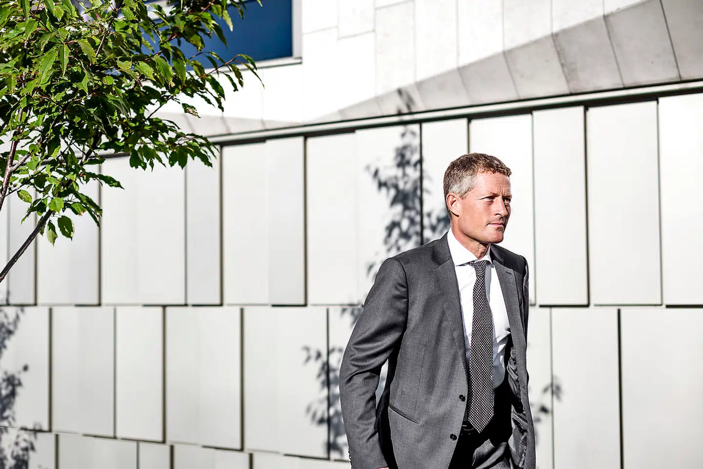 Frem til sidste år var han CEO for EY. Nu har Jesper Koefoed forladt revisionsbranchen for at indlede en bestyrelseskarriere. Tirsdag kom de to første bestyrelsesposter i hus.