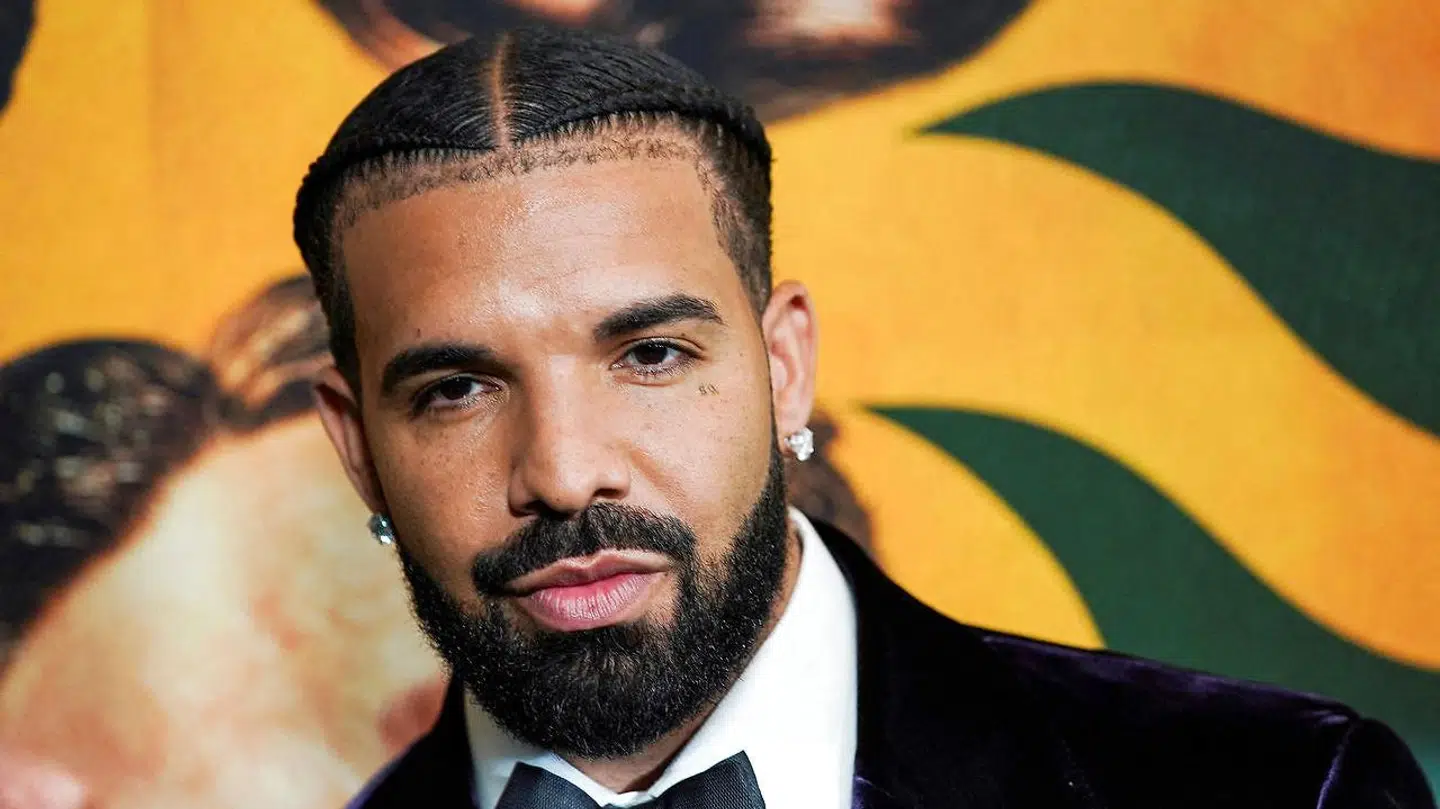 Rapperen Drake skal i retten.