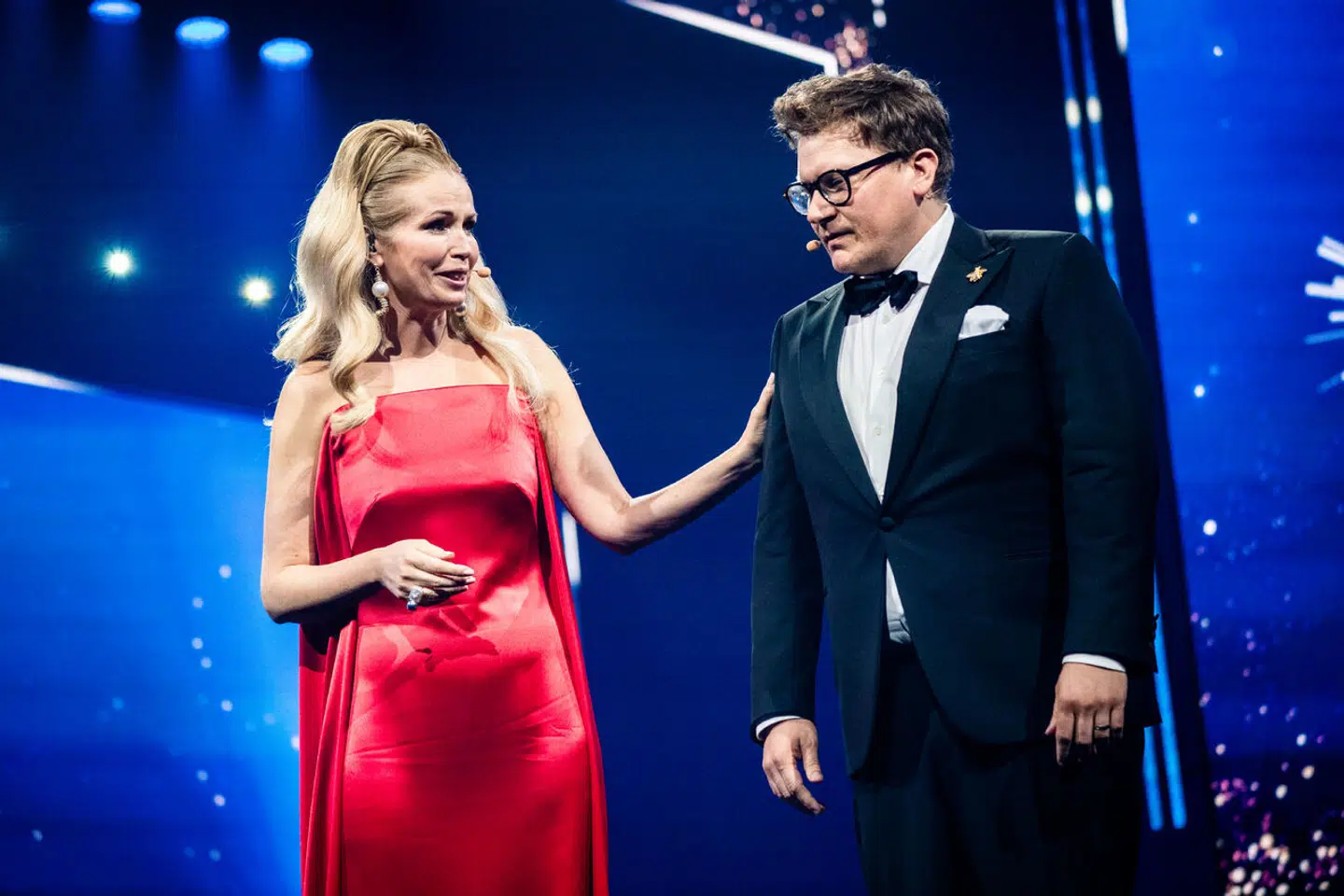 Årets værter Tina Müller og Heino Hansen ved Dansk Melodi Grand Prix 2023 i Arena Næstved lørdag den 11. februar 2023.