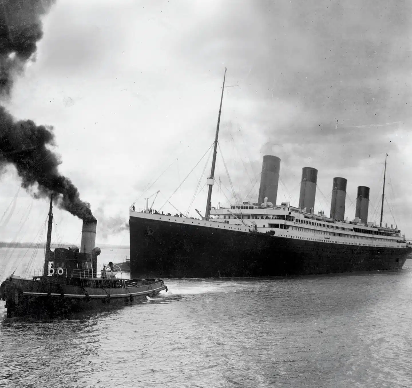 Billede af »Titanic«, da skibet stævnede ud fra Southampton 10. april 1912. 2.224 passagerer og besætningsmedlemmer var om bord.