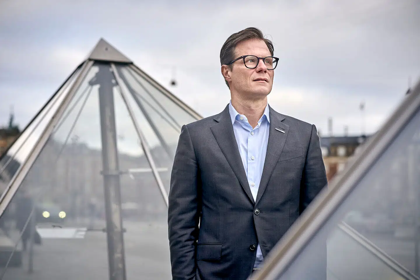 Danske Banks topchef, Carsten Egeriis, har en kæmpe opgave foran sig. Danskernes syn på storbanken er stadig ekstremt negativt efter den årelange krise.