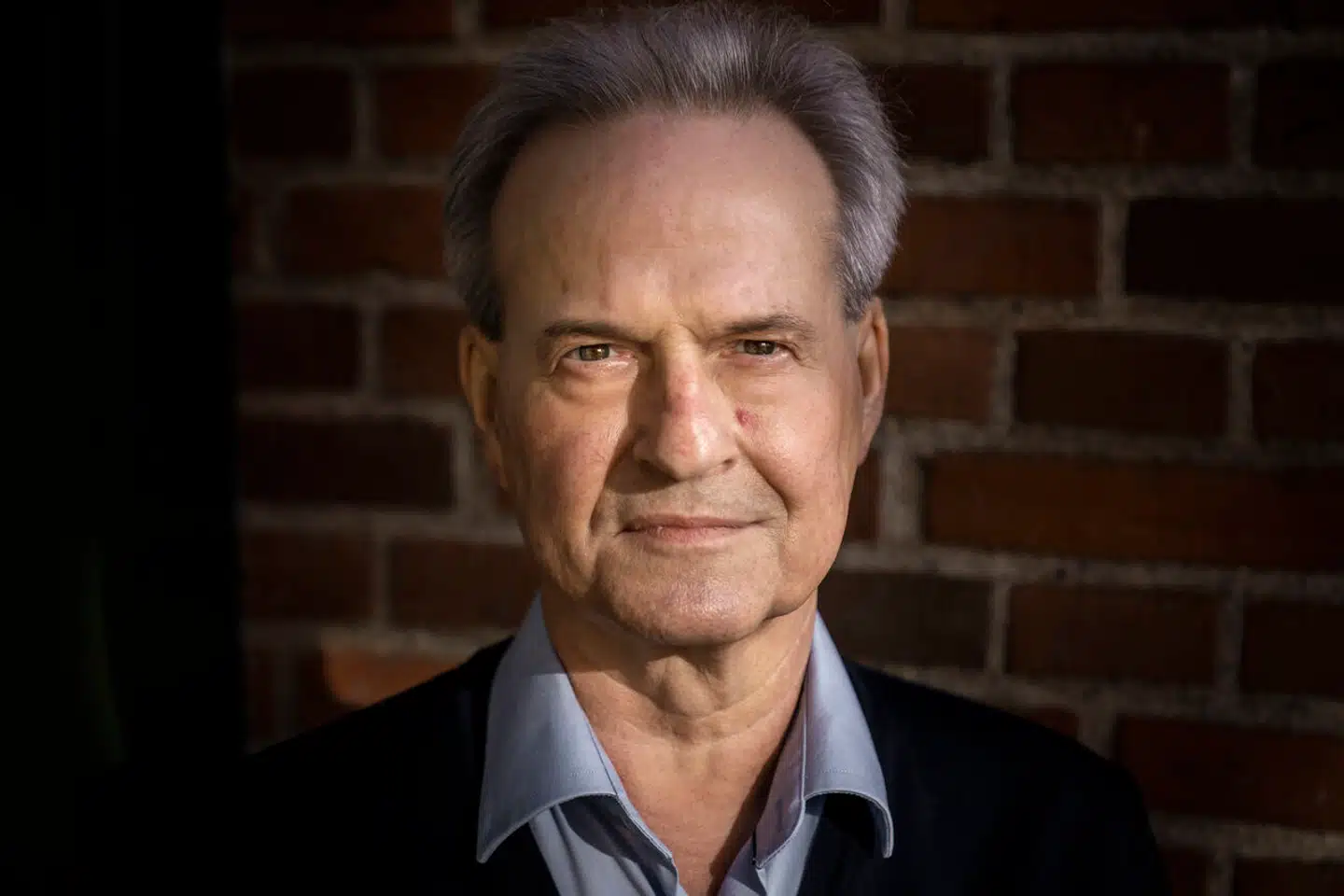 John-Erik Stig Hansen rådgiver biskoppen i overgrebssager. Nu taler han om »svigt« af børn og en »rædselsfuld« kultur. Det er et svigt af børnene og undergravende for kirken som institution, når præster dømt for krænkelser flyttes til udlandet, hvor de har kontakt med børn, mener han.