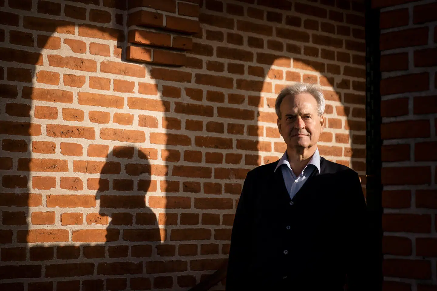 Det er ikke hver dag, at en af kirkens egne retter så hård kritik imod den institution, han selv tilhører. Men John-Erik Stig Hansen har fået nok. Han er den katolske biskops rådgiver i sager vedrørende seksuelt misbrug, og nu retter han efter Berlingskes afsløringer en hård kritik imod den katolske kirke.