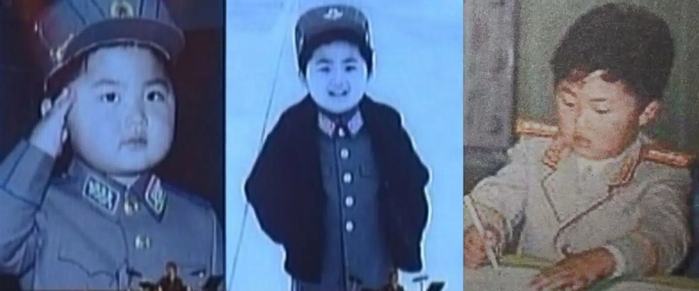 Kim Jong-un som dreng. Iført en af de specialsyede general-uniformer. Billedet blev for nogle år siden frigivet af nordkoreansk tv.