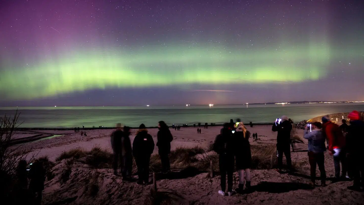 Nordlys over Danmark set fra Hornbæk Strand ved Nordsjælland.