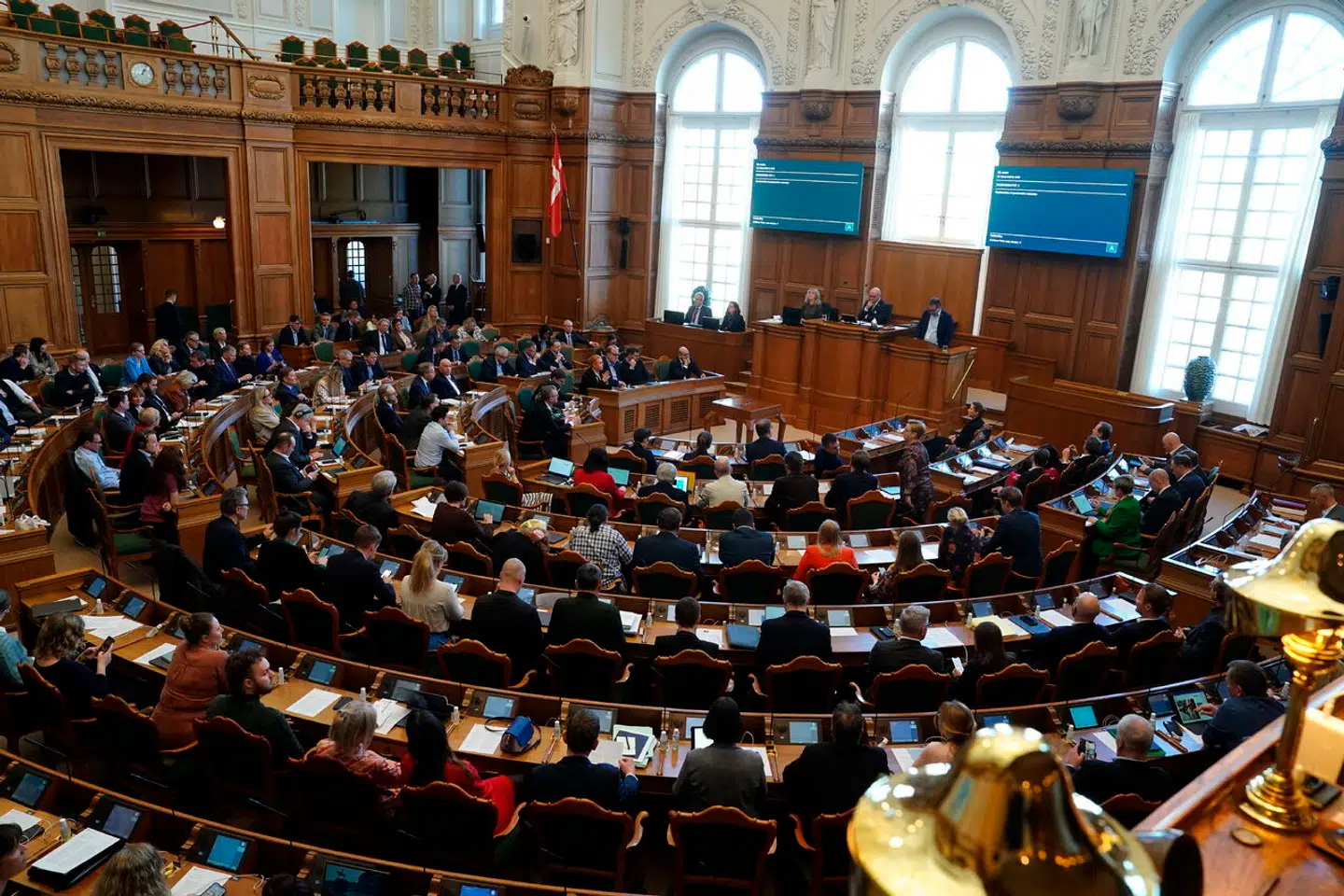 Tredje behandling af afskaffelse af store bededag i Folketinget.