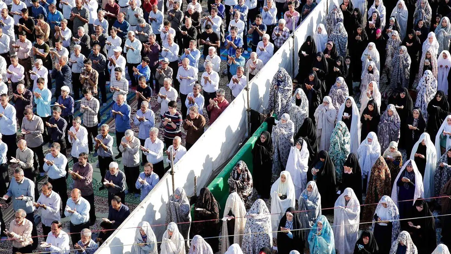 »Det er ikke Koranen, der undertrykker kvinder, men den patriarkalske tankegang, der i visse muslimske miljøer og kulturer sættes højere end Koranens vejledning,« skriver Aminah Tønnsen.