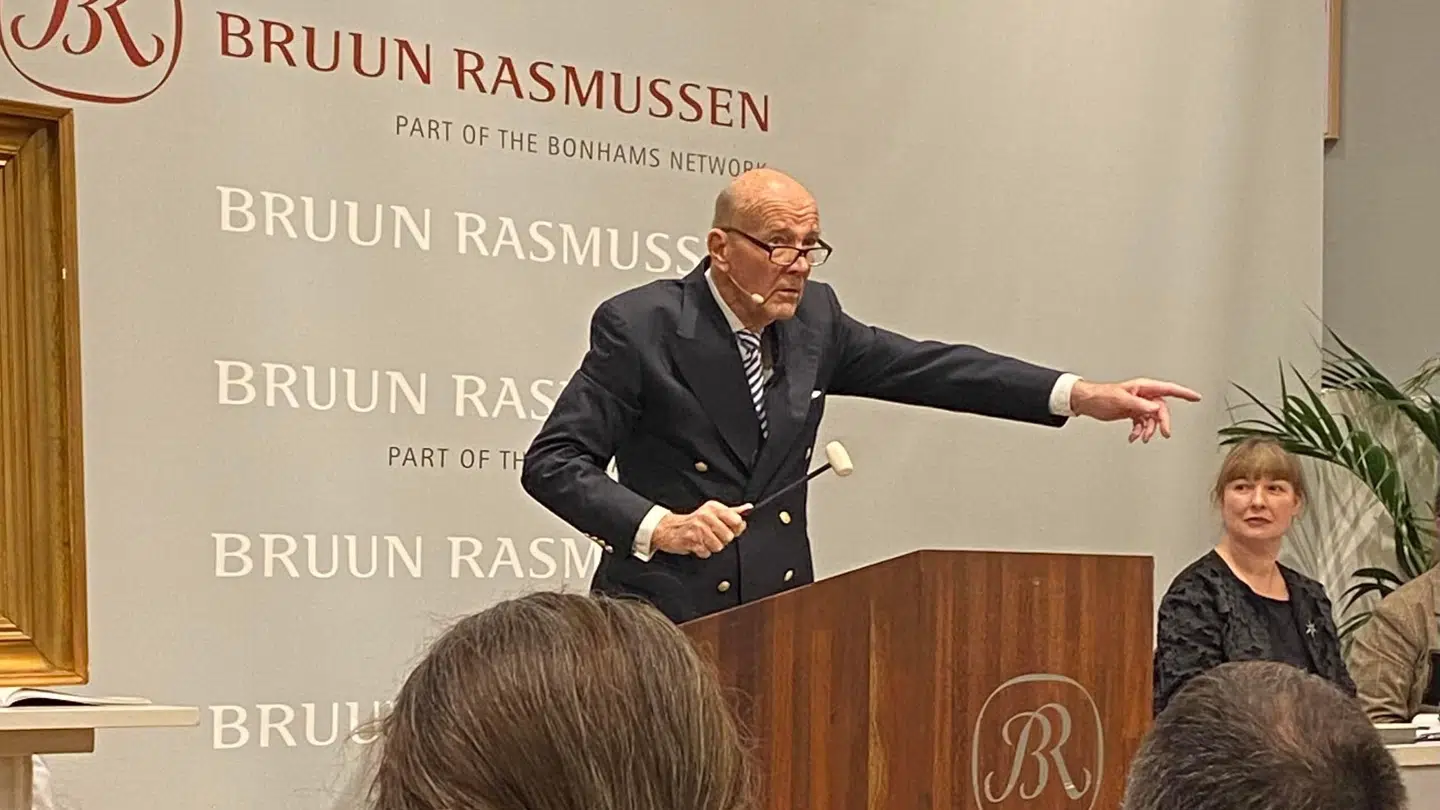 Jesper Bruun Rasmussen er mandag aften på podiet for sidste gang hos Bruun Rasmussen.