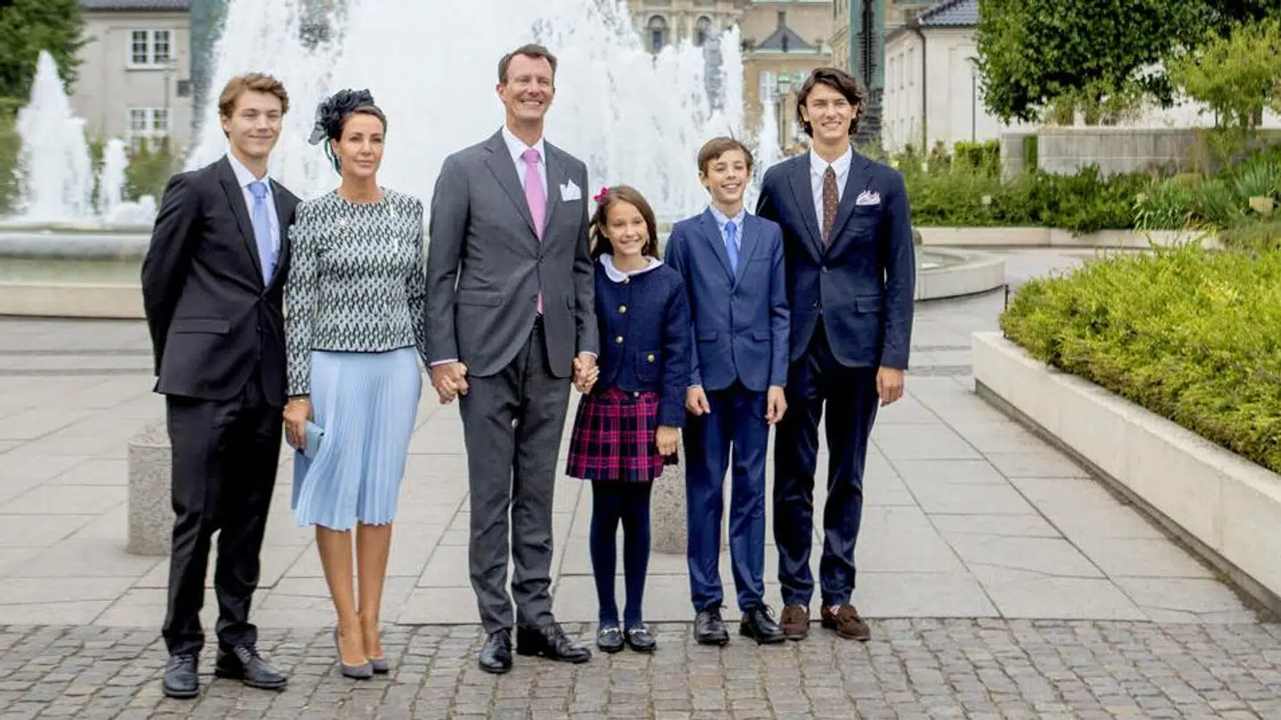 Prins Joachims fire børn, grev Felix, komtesse Athena, grev Henrik og grev Nikolai, har nu officielt skiftet titler.