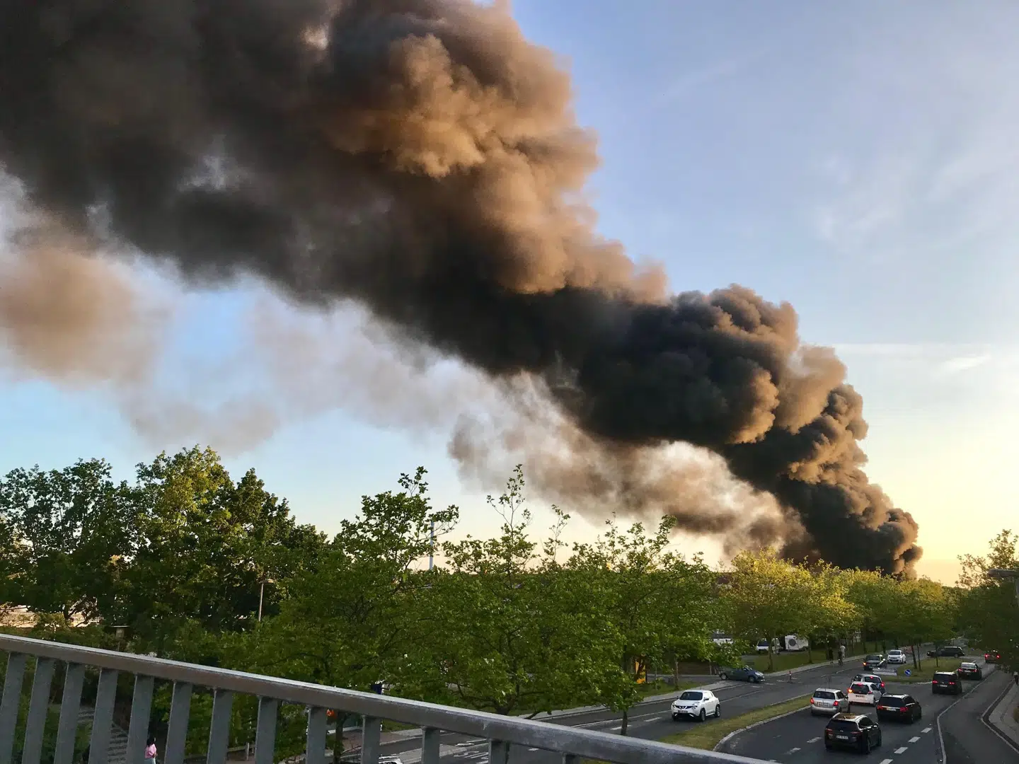 Brand i stor bygning på Bødkerporten I Hvidovre