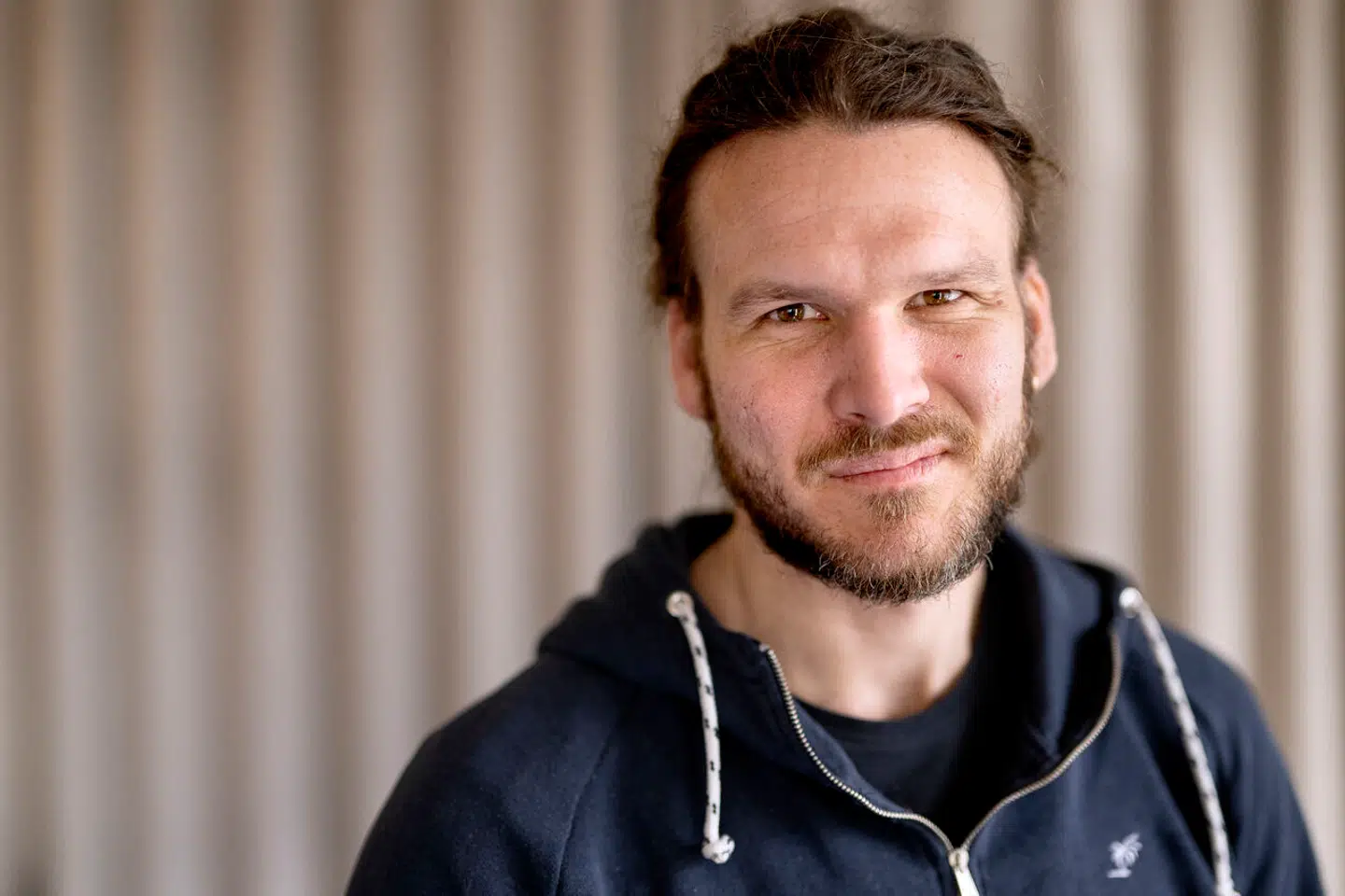 Det var en kæmpe omvæltning for Emil Midé Erichsen at vende hjem fra tre års jordomsejling, og det tog sin tid at finde fodfæstet.