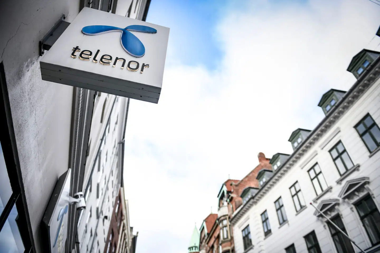 Det er svært at få god økonomi som teleselskab i Danmark og Sverige. Derfor forhandler 3 og Telenor ifølge kilder nu om at slå selskaberne sammen.