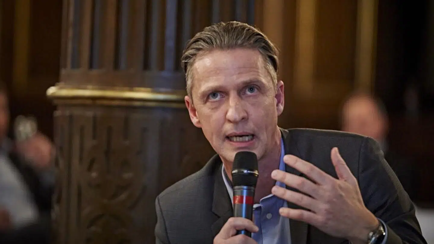 Direktør Lars Nørholt er en af dem, der skal betale astronomiske beløb tilbage.