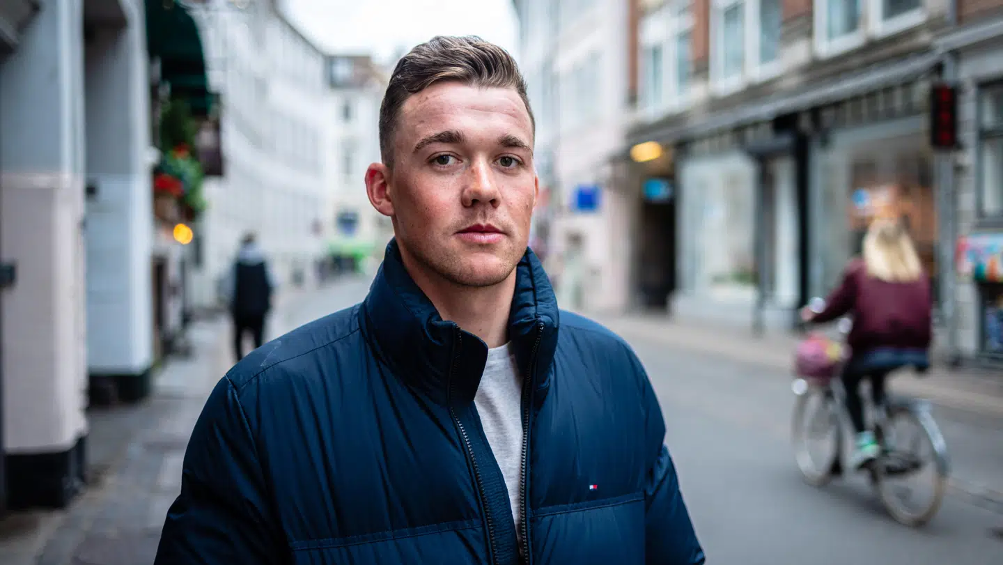 Mads Pedersen voksede op i Tølløse med sine forældre og to brødre.