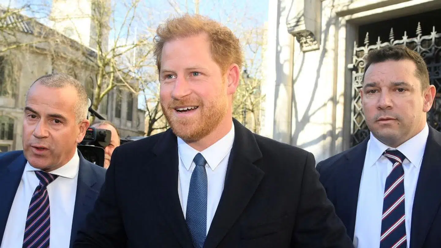 Prins Harry er atter igang med at sagsøge medierne.