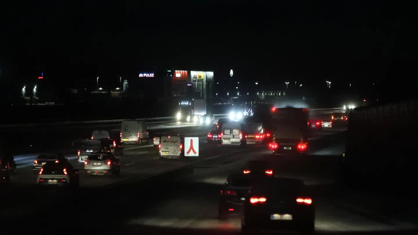 Tirsdag morgen har der været to mindre uheld på Køge Bugt Motorvejen på grund af det glatte føre.