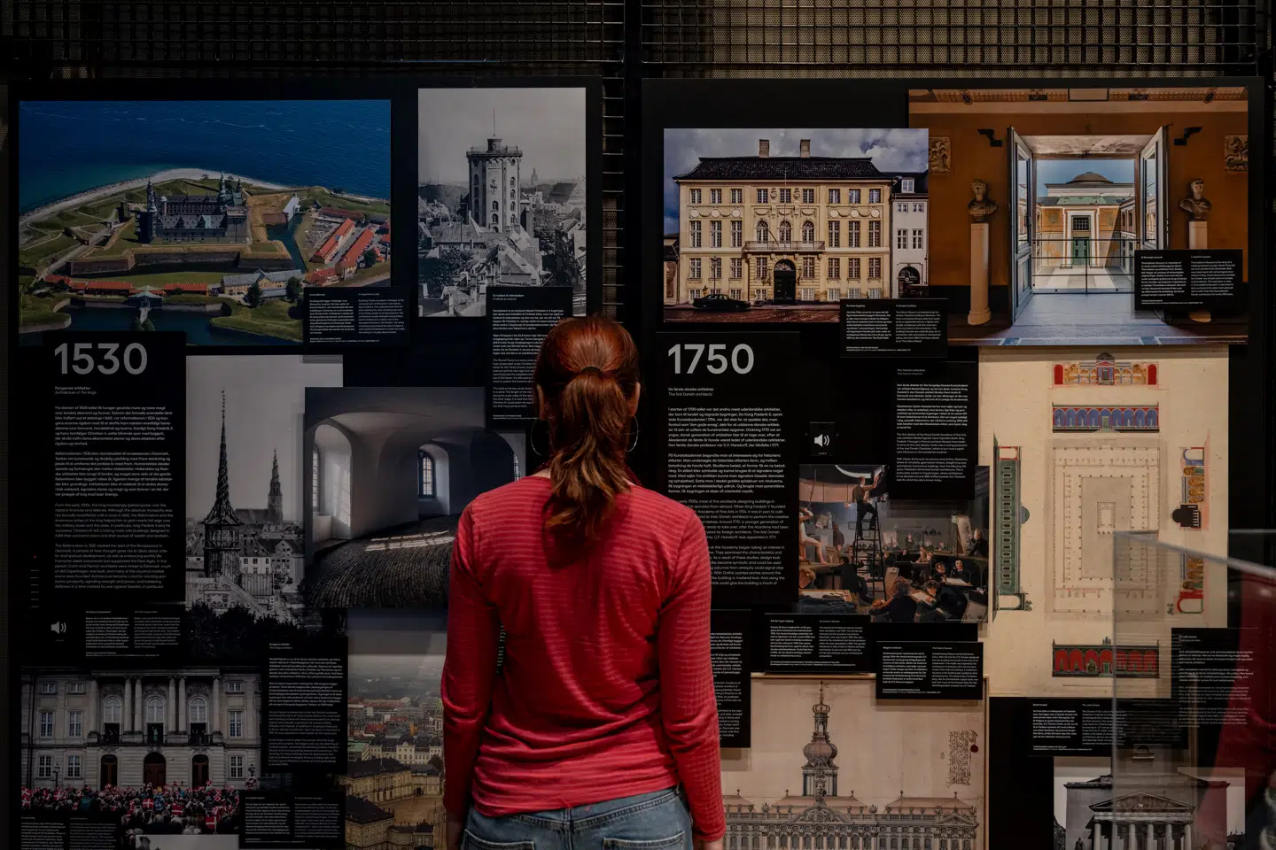 »Wunderkammer«-delen af udstillingen kommer grundigt, kortfattet og præcist gennem hele den danske arkitekturhistorie.