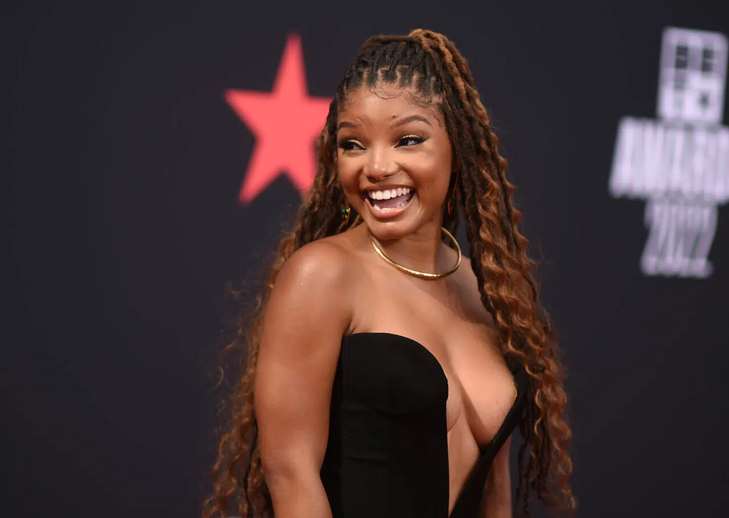Det er 23-årige Halle Bailey, der skal spille rollen som Ariel i den kommende 'Den lille havfrue'.