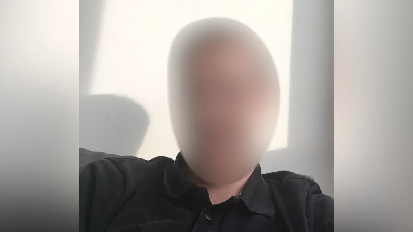 Der er navneforbud i sagen, og den anholdtes identitet må derfor ikke offentliggøres. Hans foto er derfor sløret.