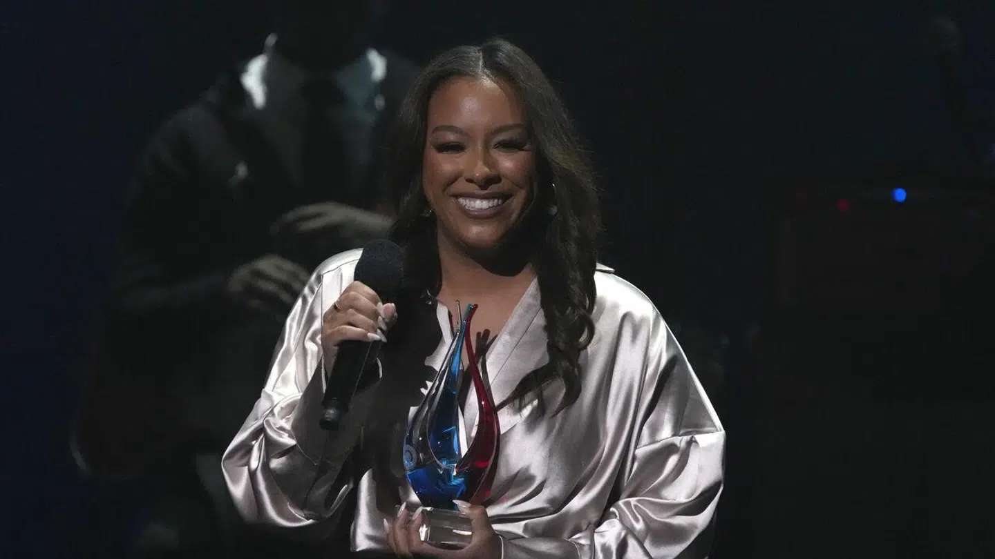 Agenten Nicole Lynn har fået aftalen i stand.