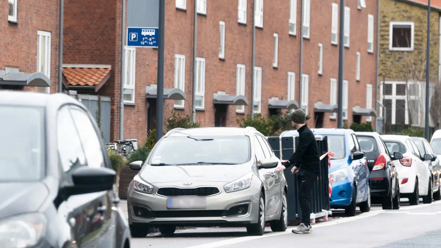 Peter Hummelgaard parkerede flere gange på få uger sin bil ulovligt på samme vej. Foto: Anthon Unger.