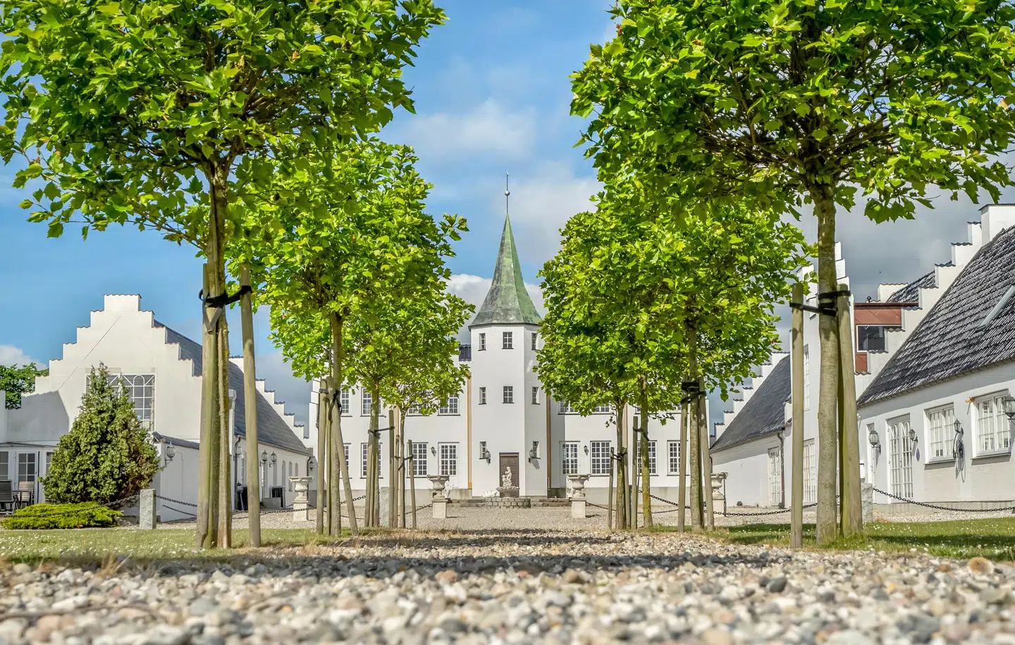 Sophienlyst Slot ved Gamborg Fjord på Fyn har de seneste to år gennemgået en større renovering.