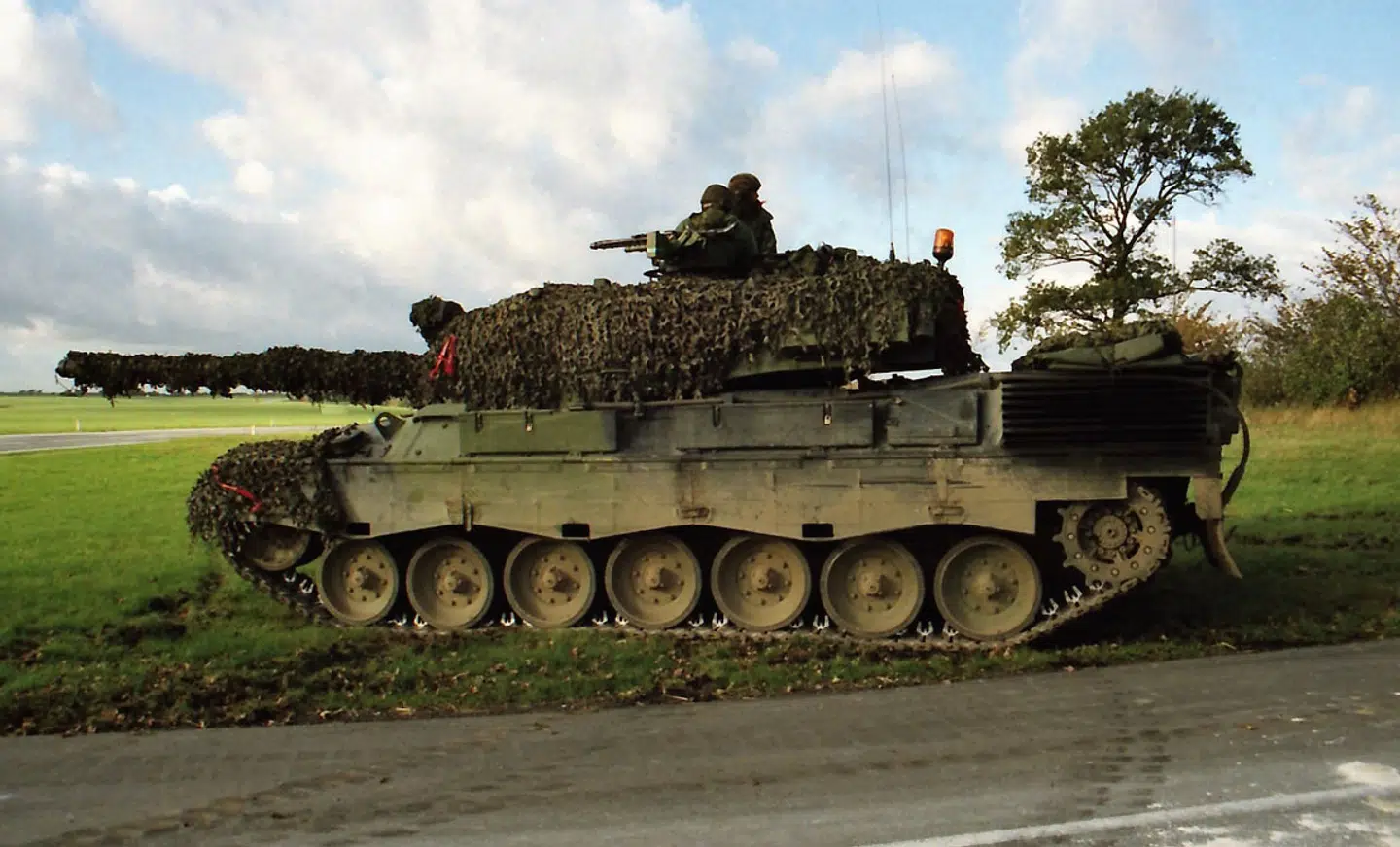 Leopard 1-kampvogn på feltøvelse.