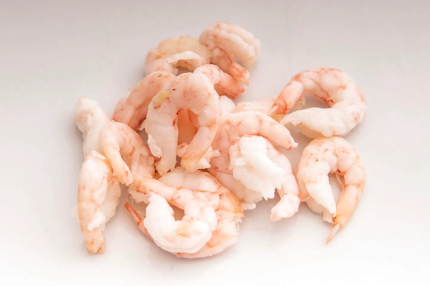 Håndpillede rejer fra Engelsviken, købt i Irma. 200 g for 69 kr. (345 kr./kg).