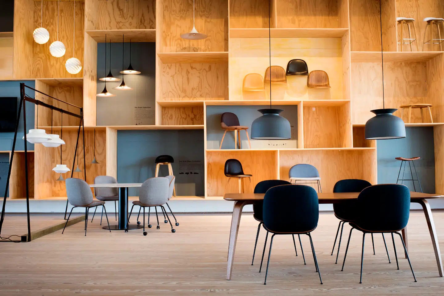 Gubi-familien er berømt i hele verden for sit design, der har gjort familien til en af landets rigeste. I dag er den ene af arvingerne Sebastian Gubi Olsen løbet tør for penge.