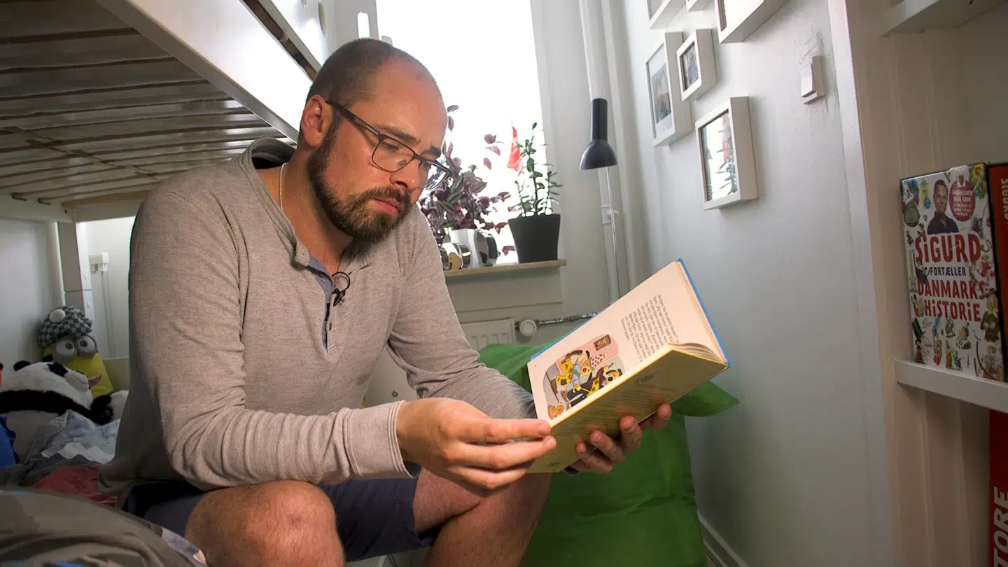 Martin Corlin savner hverdagen med sine to drenge mest. At hente dem i børnehaven, snakke med dem om, hvad de skulle have til aftensmad, og hvad de havde lavet i løbet af dagen. At spise morgenmad sammen i weekenden og læse historier. (Foto: Kasper Riising)