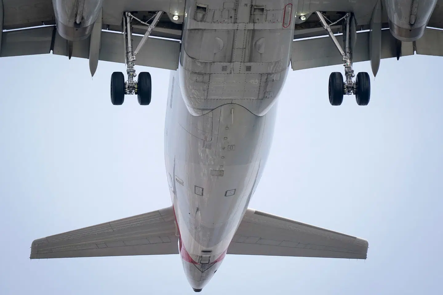 Højdemålerne på visse fly forstyrres af de nye 5G-mobilsignaler i USA og skal derfor skiftes ud. Og der bliver ikke mere tid, fastslår USAs transportminister. Flere luftfartsselskaber truer med at måtte aflyse afgange.