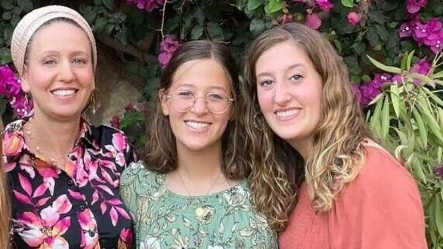 Lucy Dee og de to døtre Rina og Maia blev alle dræbt, da deres bil blev beskudt på Vestbredden i Israel.