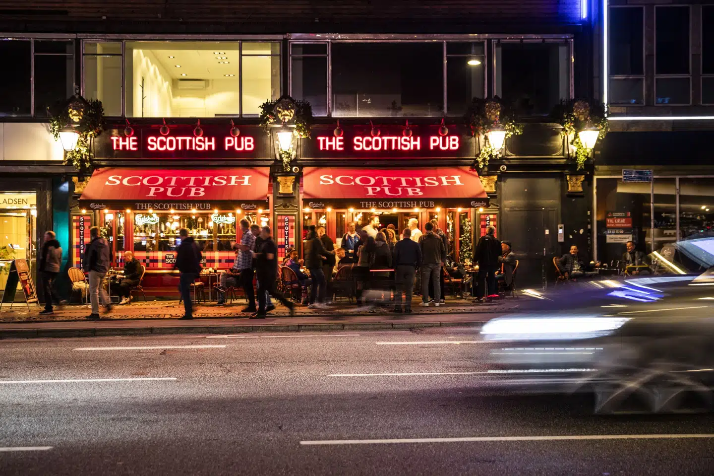 På barer og restauranter oplever mange ansatte at blive udsat for nedsættende kommentarer eller seksuel chikane. (Arkivfoto). Ólafur Steinar Rye Gestsson/Ritzau Scanpix