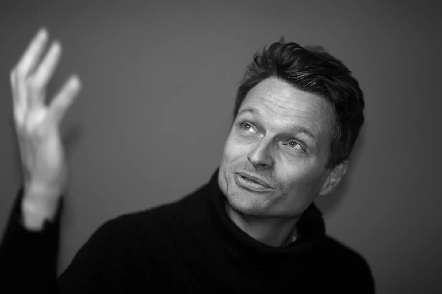 AI-ekspert Peter Svarre synes, det er alt for tidligt at slippe sådan en teknologi løs til et ungt publikum – og særligt uden nogen ordentlig forklaring eller introduktion.