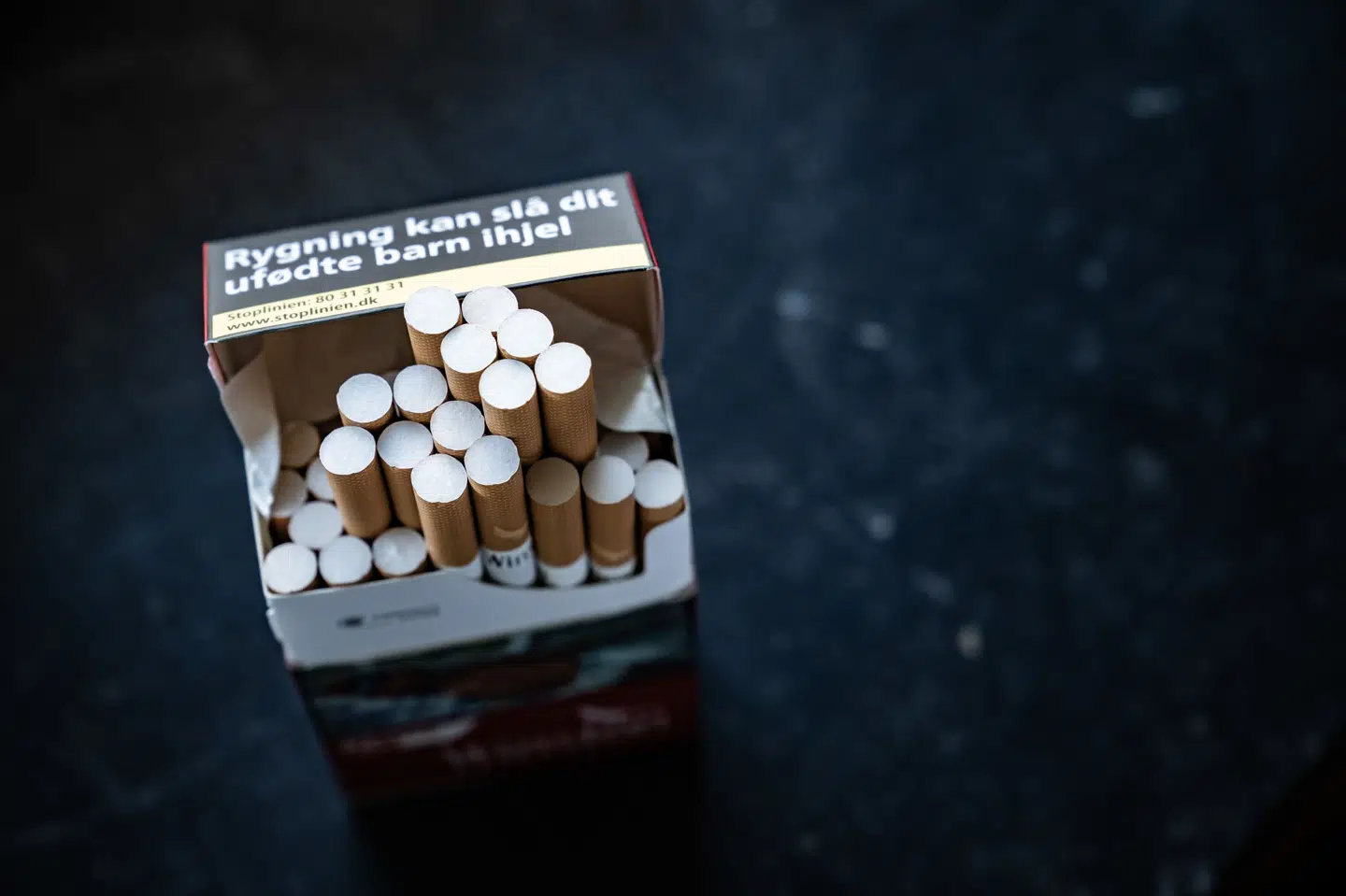 Lidl vil helt stoppe med at sælge cigaretter og anden tobak senest i 2028. I sommeren vil 20 procent af cigaretterne blive fjernet fra eksisterende butikker. (Arkivfoto). Emil Helms/Ritzau Scanpix