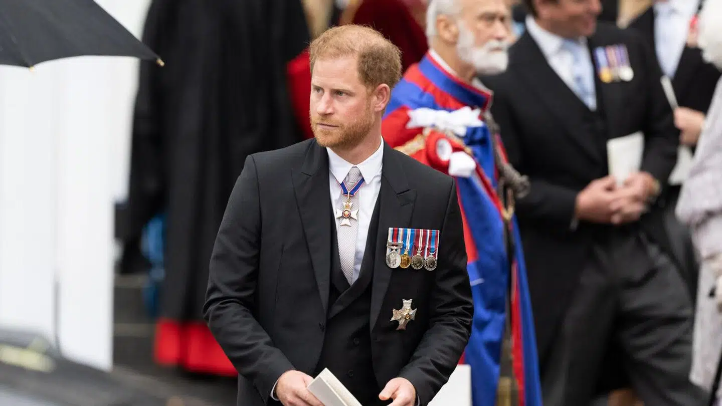 Prins Harry skyndte sig hjem igen efter kroningen af sin far. Han ville nå at fejre fødselsdag for sønnen Archie.