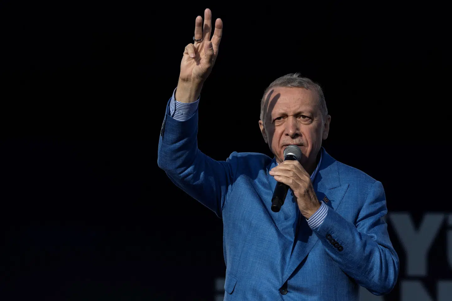 Falske demonstranter satte i marts ild til tyrkiske flag og spraymalede Erdogan-kritiske budskaber ved busstoppesteder i Paris. Formålet med aktionen var at så splid mellem EU-lande og Tyrkiets præsident Erdogan om Sveriges optagelse i Nato. Det skriver DR efter at være kommet i besiddelse af dokumenter fra russisk efterretningstjeneste. Umit Bektas/Reuters