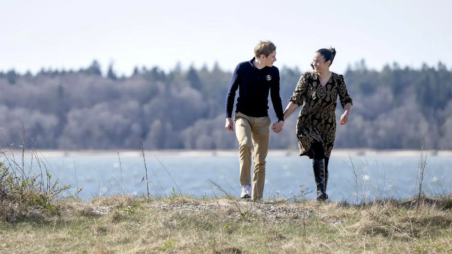 Jonas Vingegaard og Trine Marie Hansen nær hjemmet i Glyngøre.